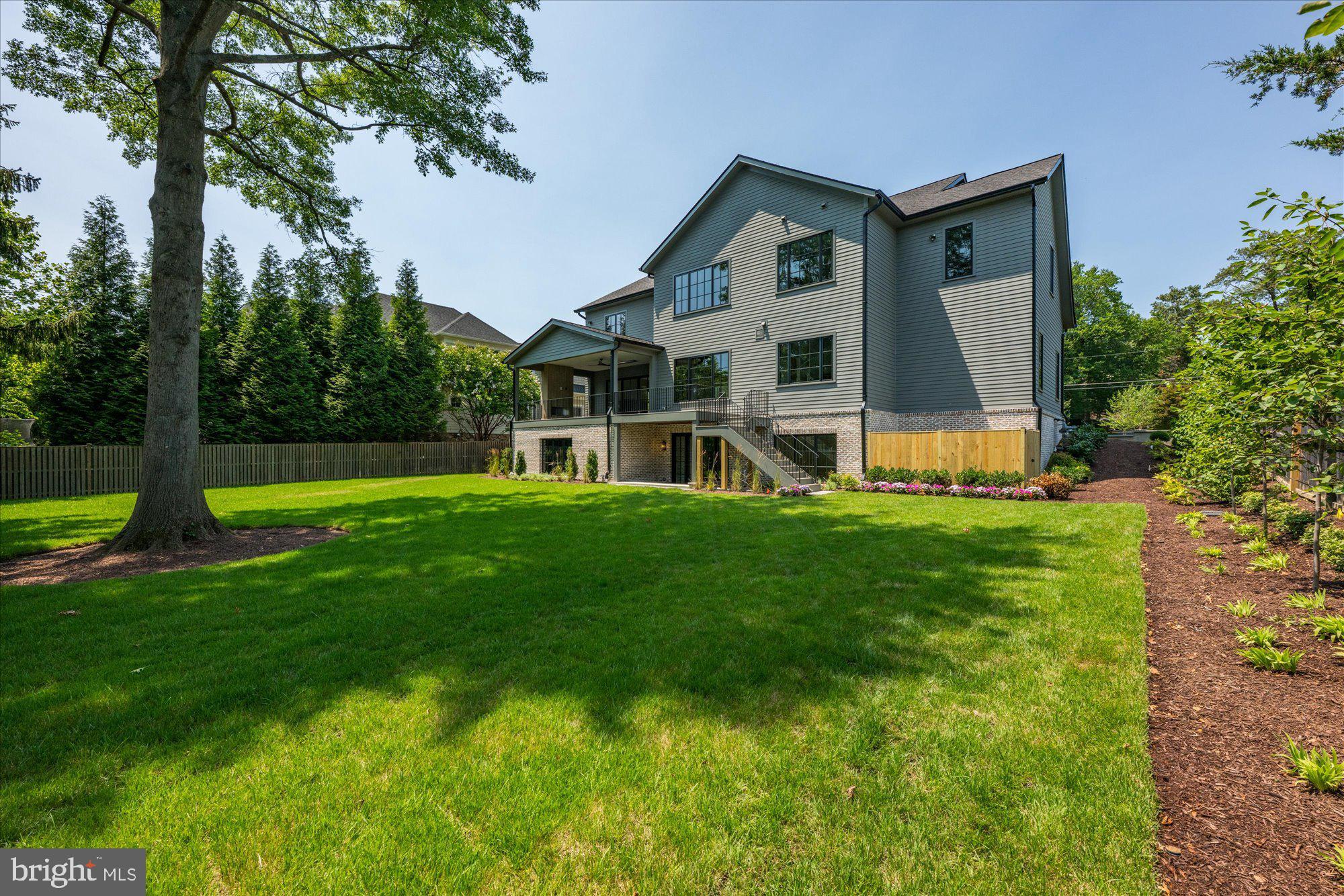 SALONA VILLAGE - Residential