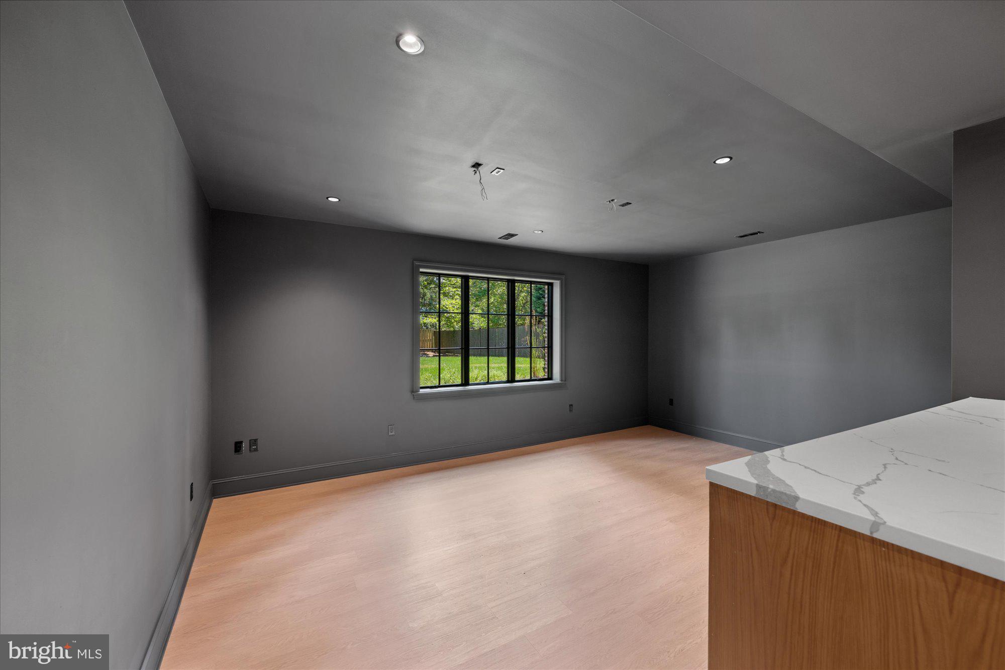 SALONA VILLAGE - Residential