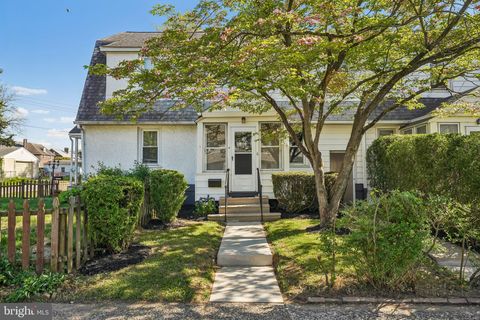 Townhouse For Sale - 6 Seneca Street<br/> ESSINGTON, PA 19029