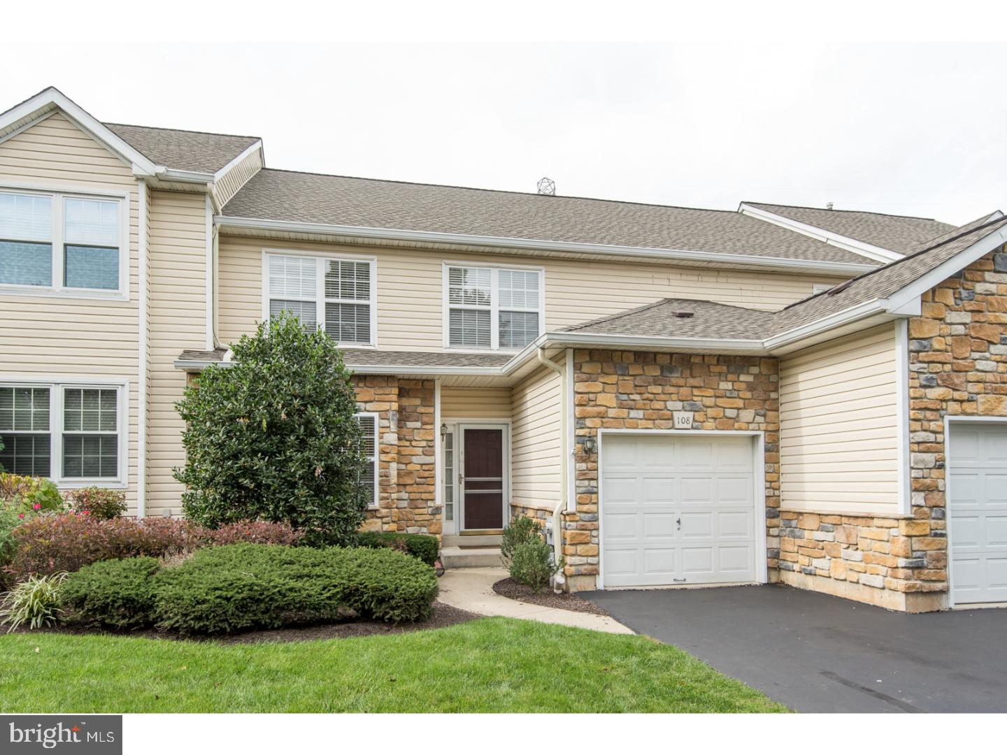 CREEKSIDE AT BLUE BELL - Residential Lease