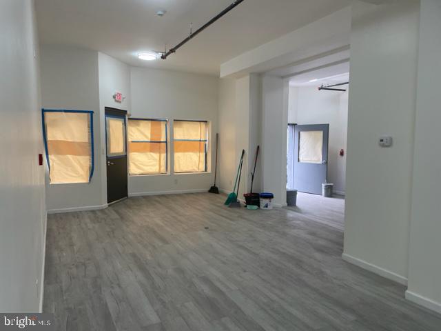 HUNTING PARK - Commercial Lease