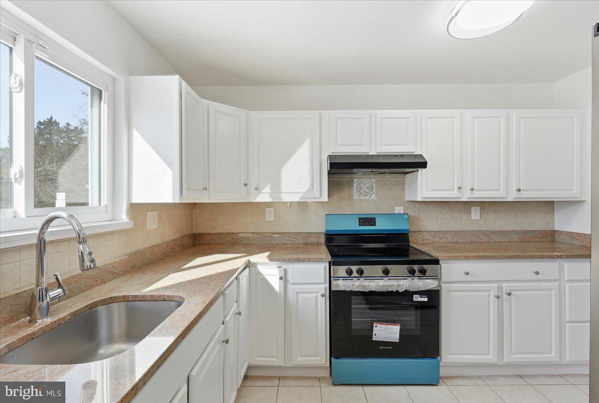 NEWPORT ESTATES - Residential