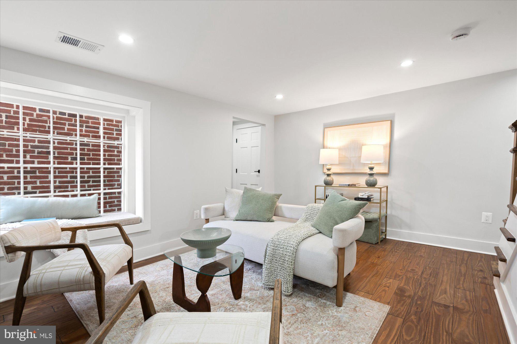 OLD TOWN HISTORIC - Residential Income