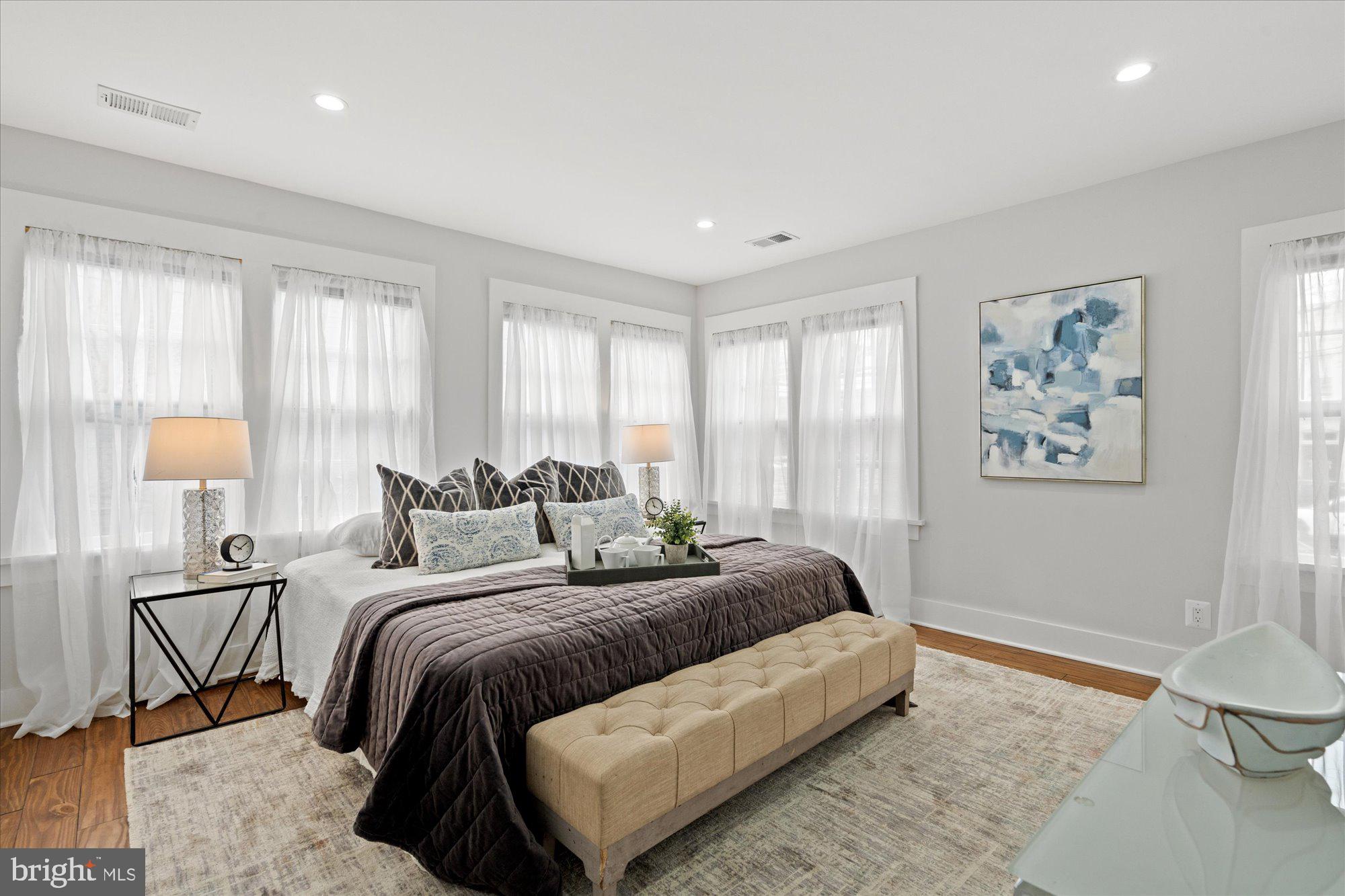 OLD TOWN HISTORIC - Residential Income