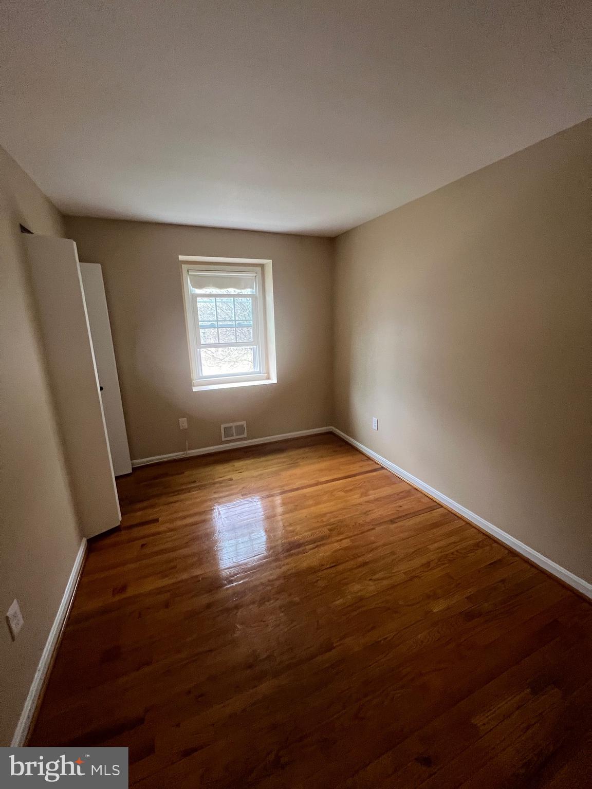 BOND MILL PARK - Residential Lease