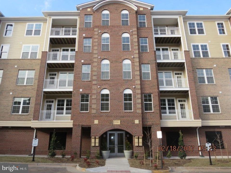 DISCOVERY SQUARE - Residential Lease