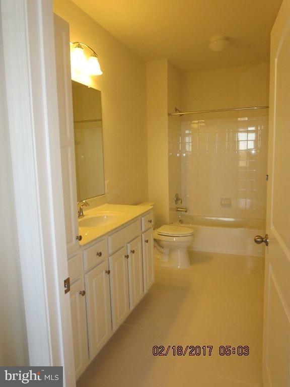 DISCOVERY SQUARE - Residential Lease