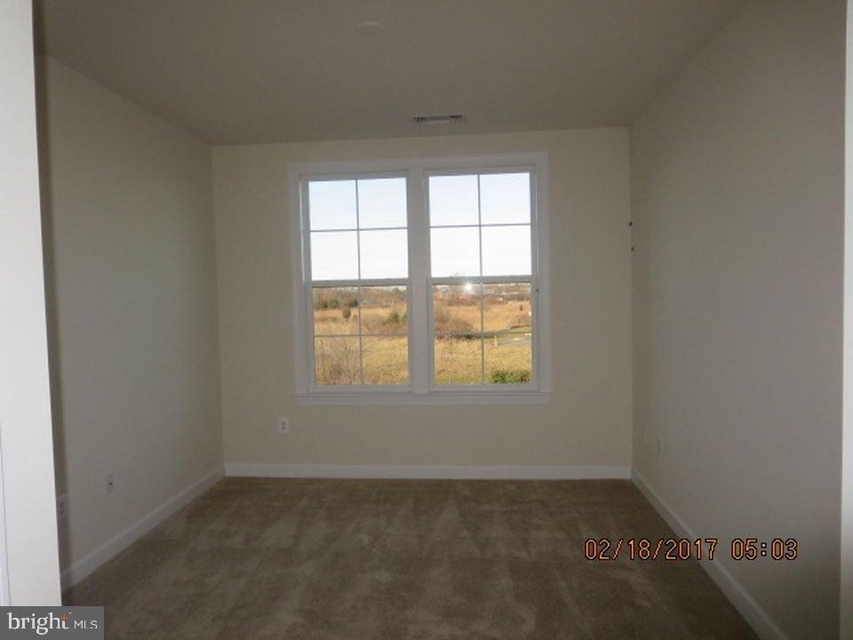 DISCOVERY SQUARE - Residential Lease