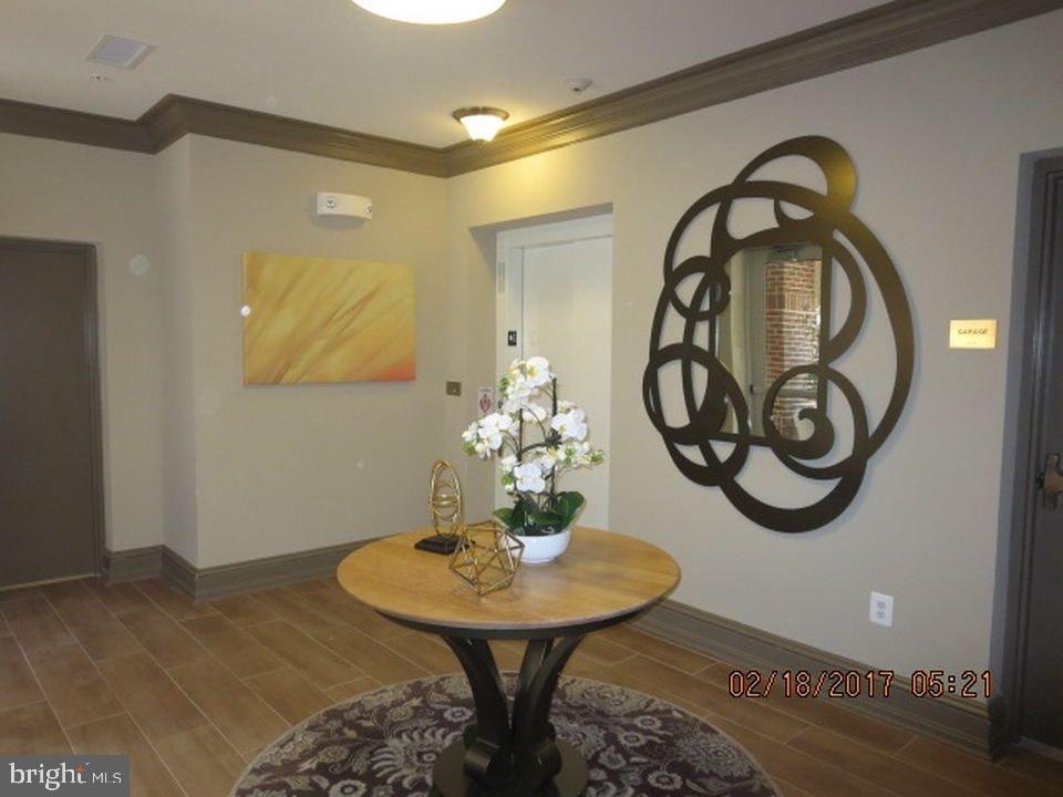 DISCOVERY SQUARE - Residential Lease