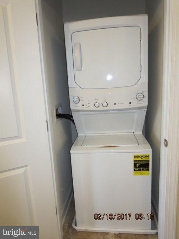 DISCOVERY SQUARE - Residential Lease