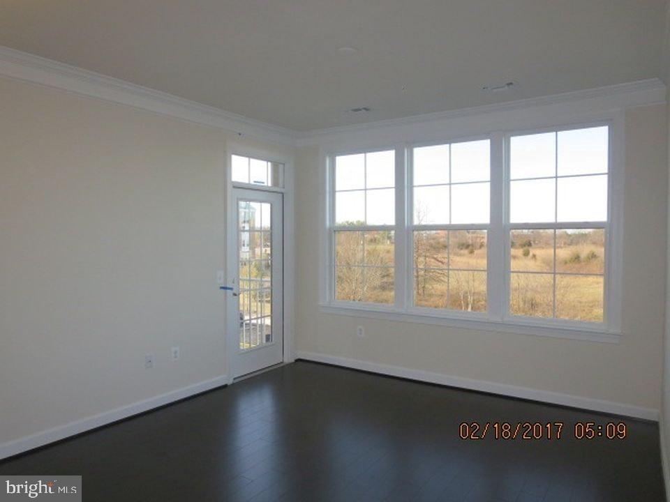 DISCOVERY SQUARE - Residential Lease