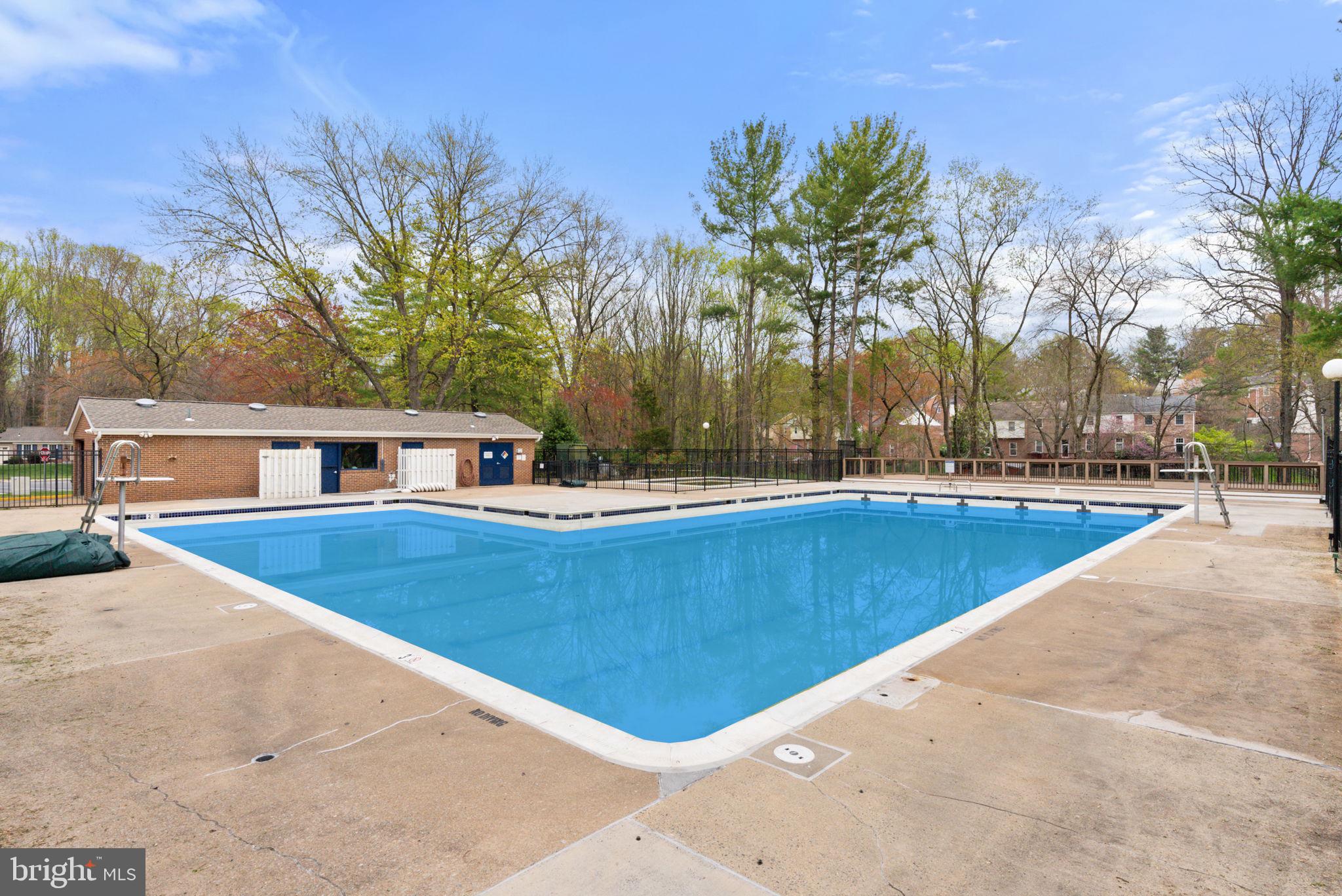 LAKE BRADDOCK - Residential