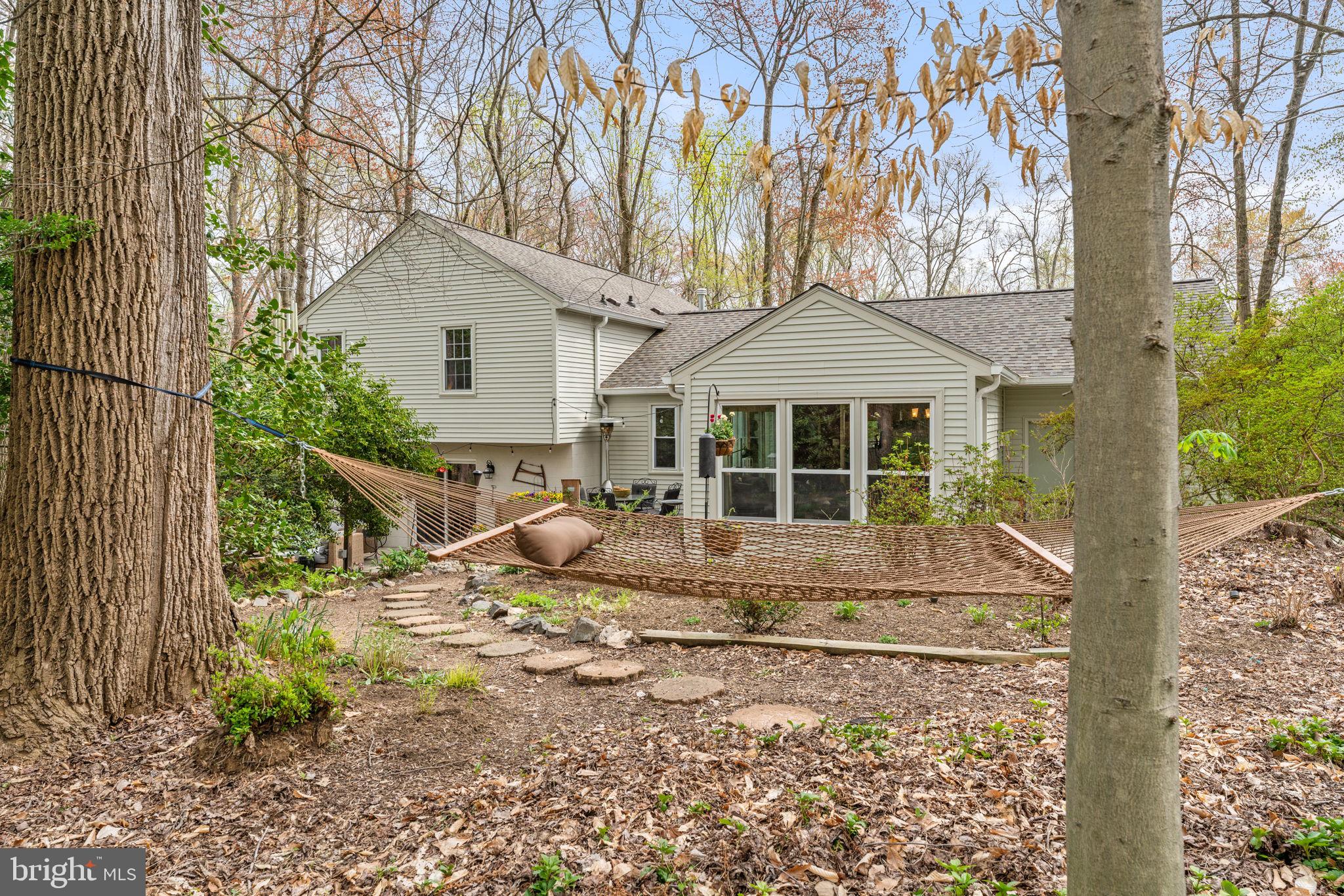 LAKE BRADDOCK - Residential