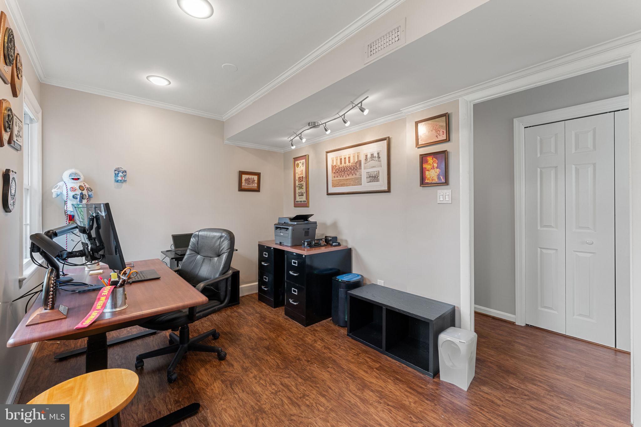 LAKE BRADDOCK - Residential