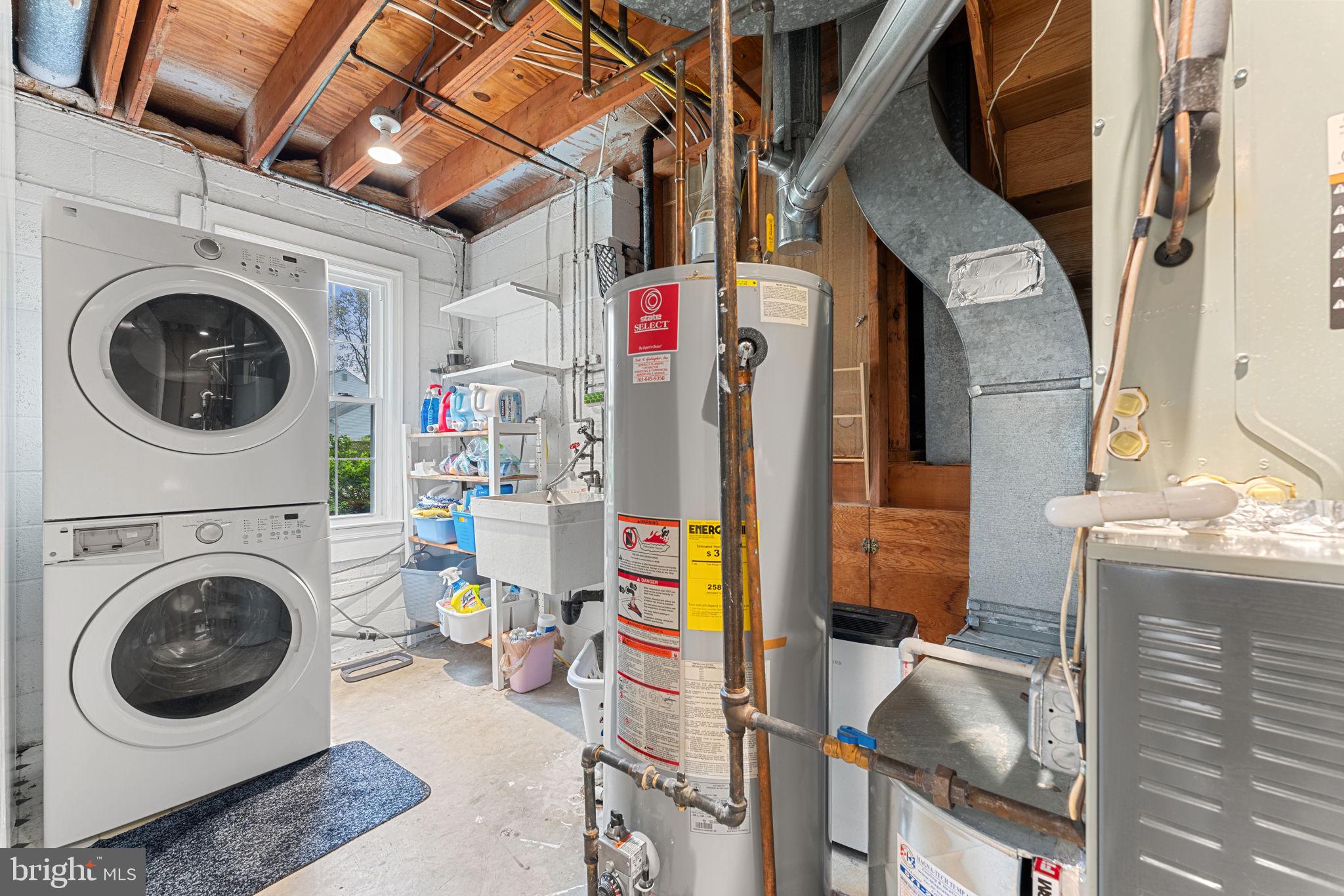 LAKE BRADDOCK - Residential