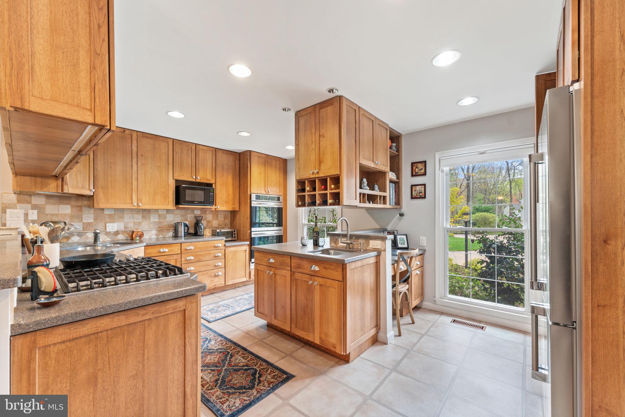 LAKE BRADDOCK - Residential