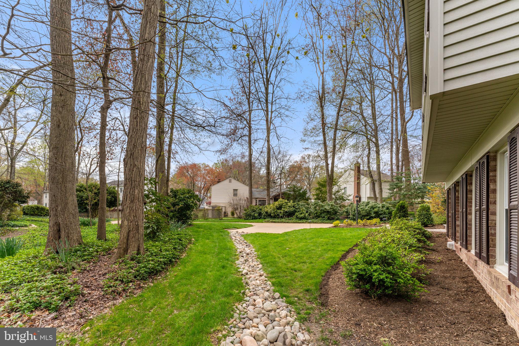 LAKE BRADDOCK - Residential