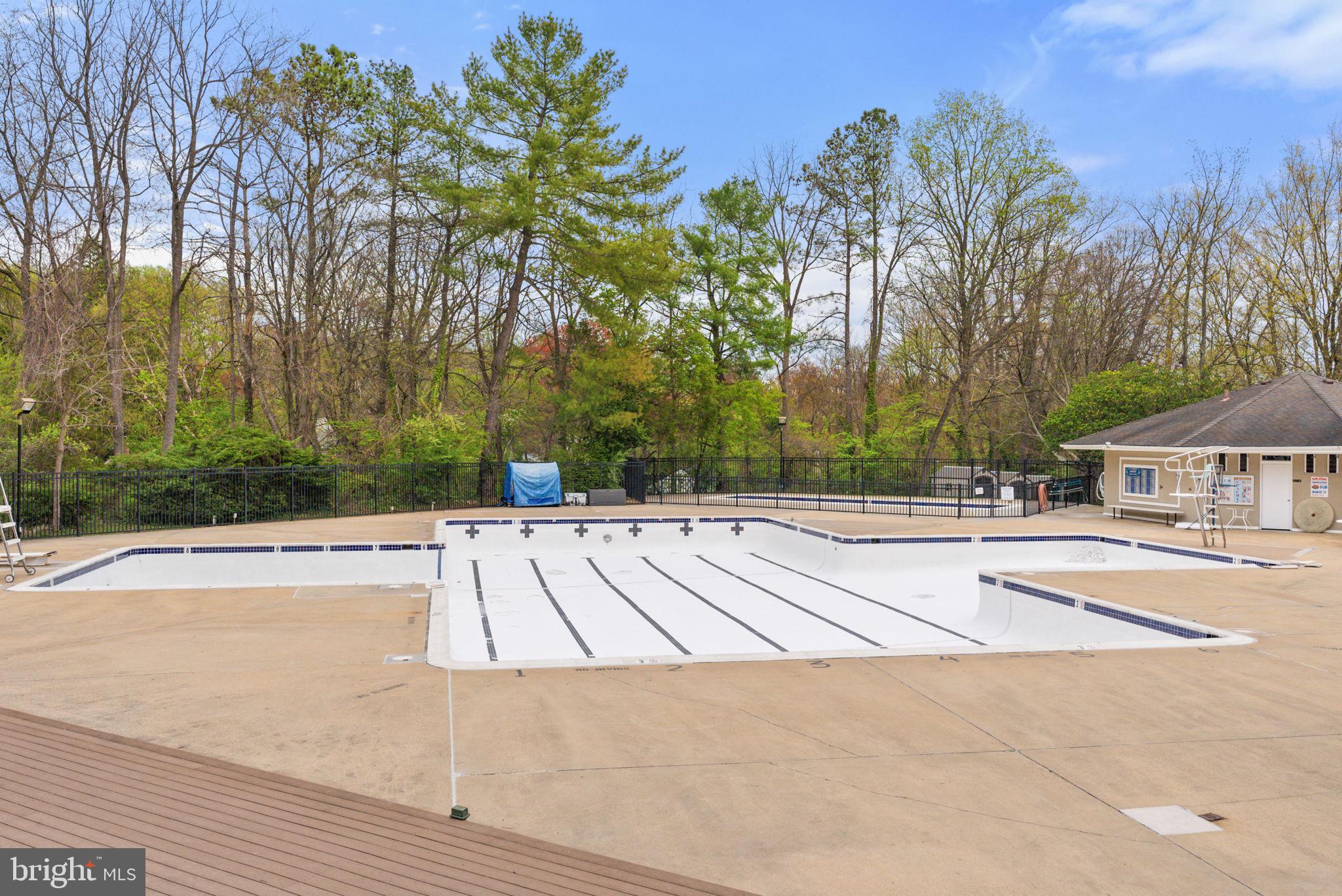 LAKE BRADDOCK - Residential