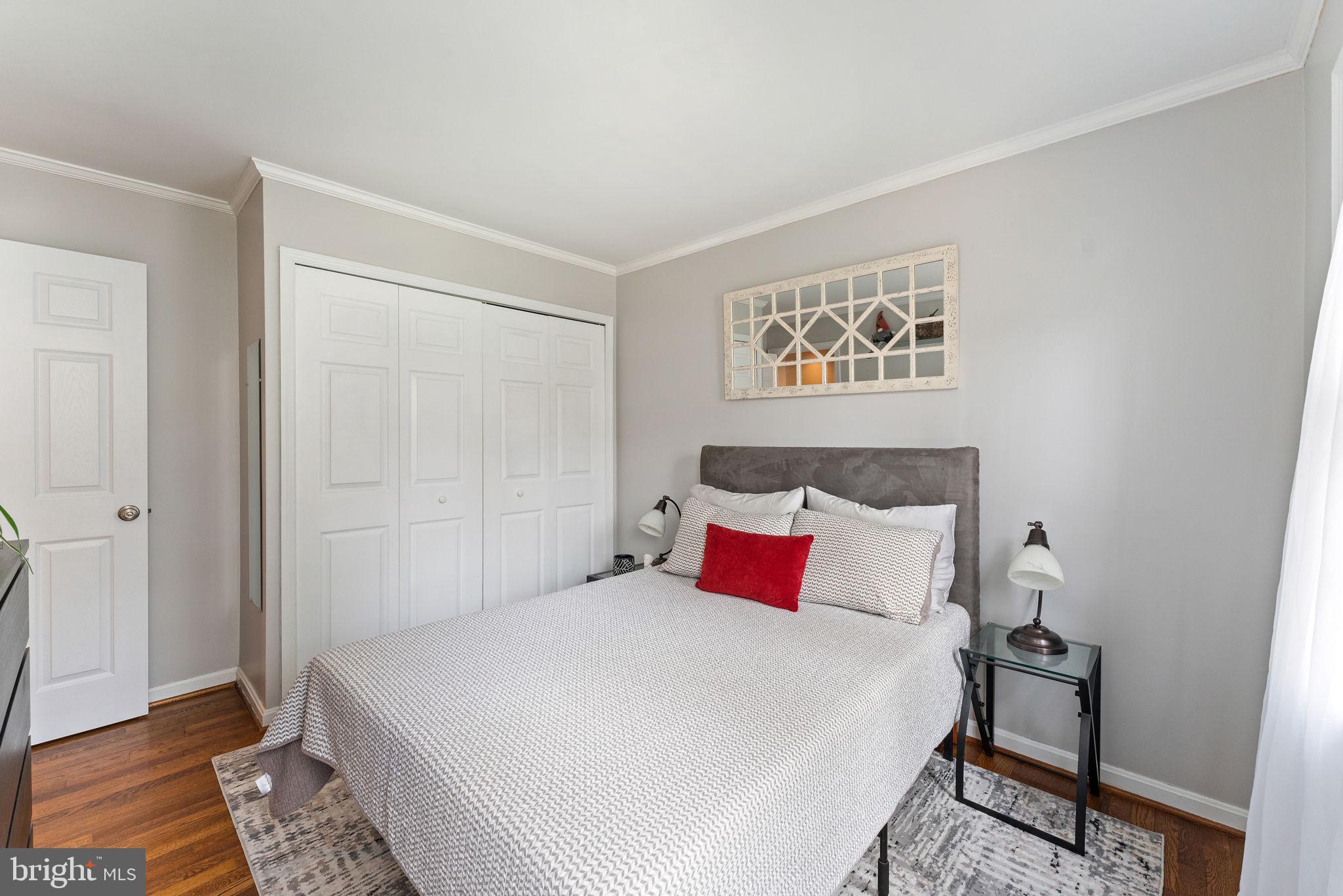 LAKE BRADDOCK - Residential