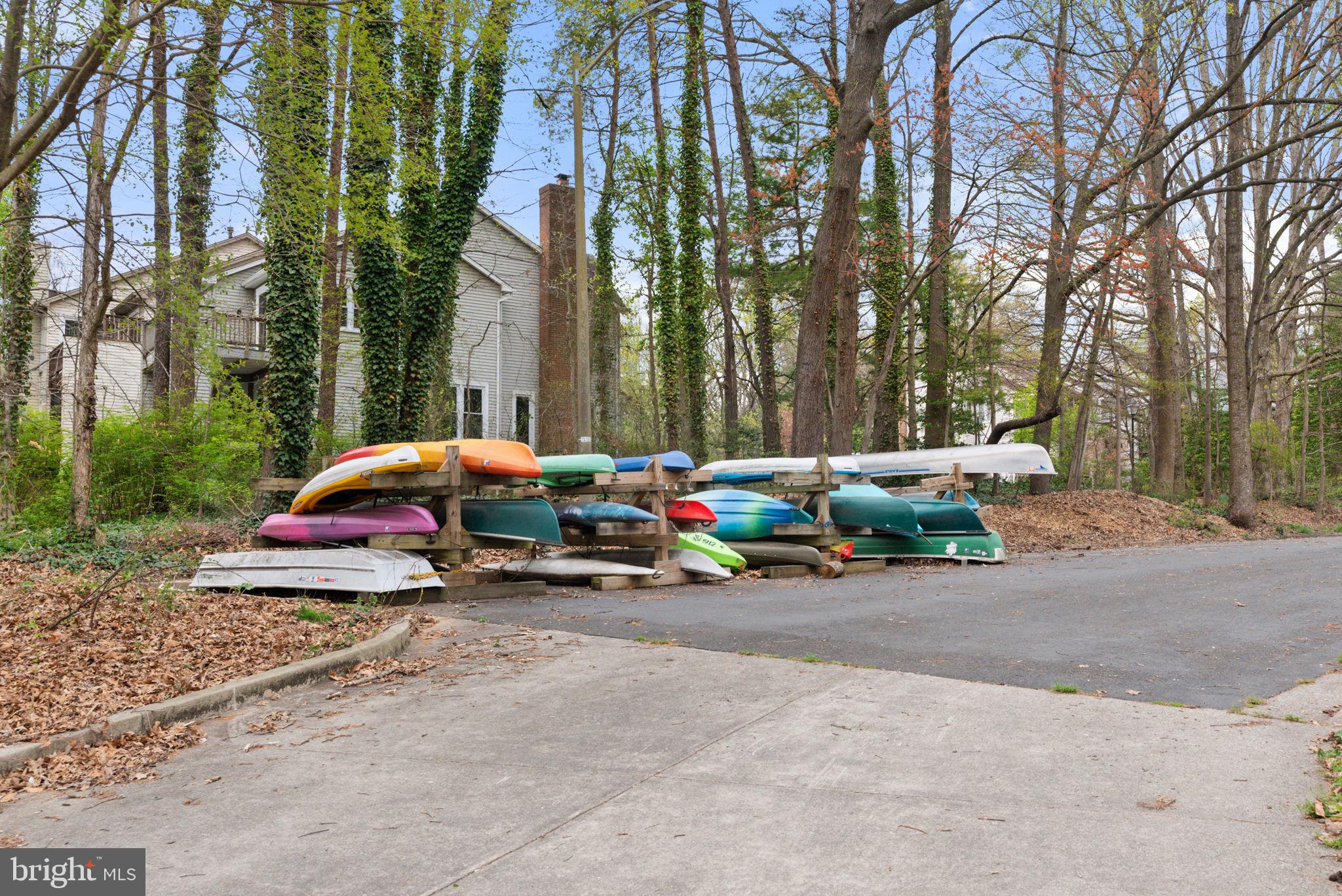 LAKE BRADDOCK - Residential