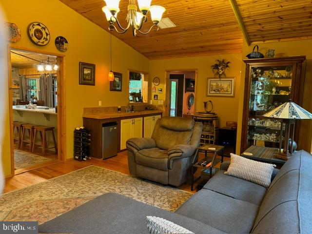 STONEWALL 1 - Residential