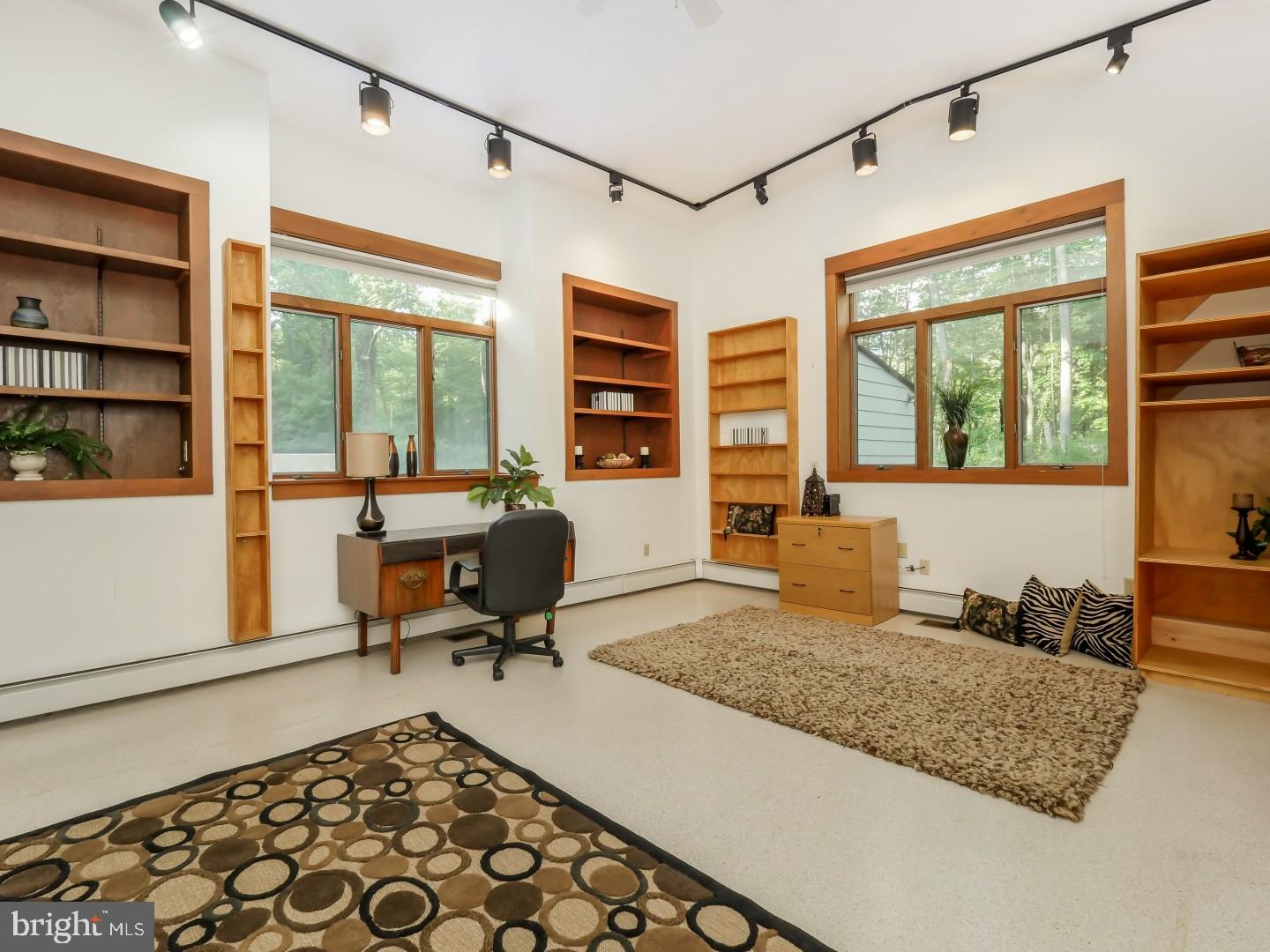 NEW HOPE HILLS - Residential