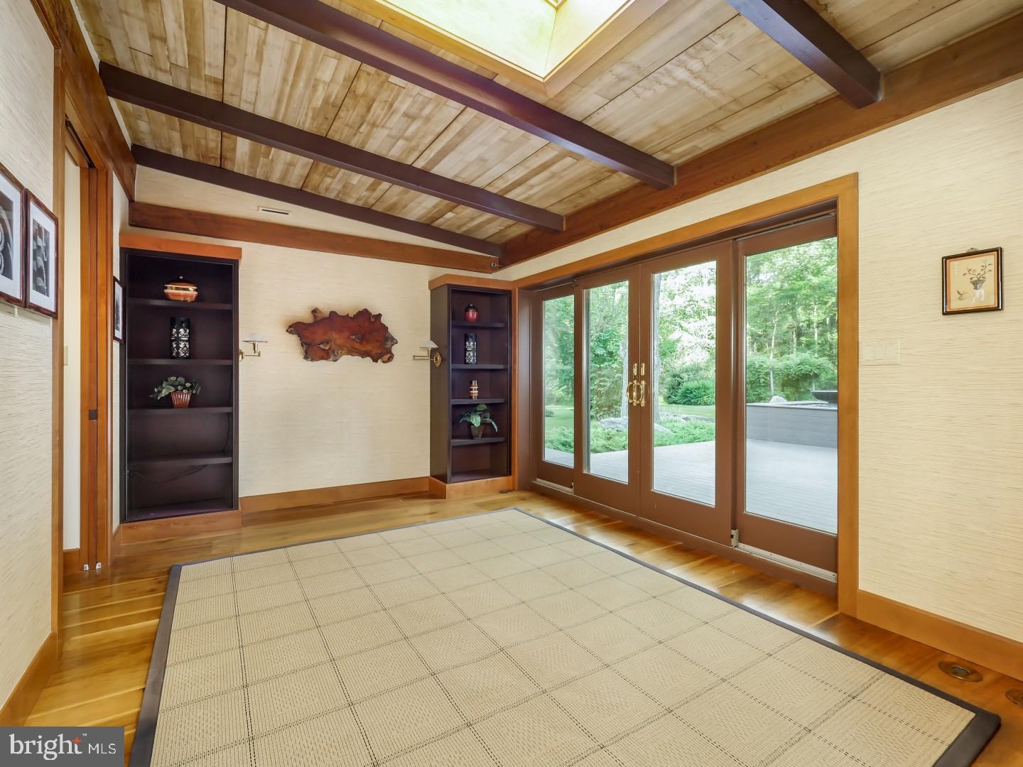 NEW HOPE HILLS - Residential