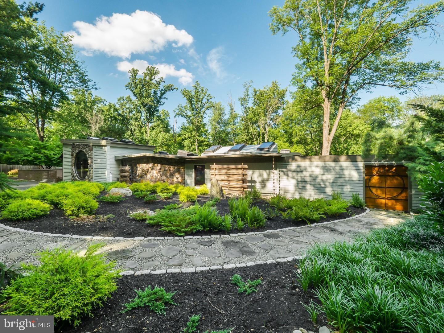 NEW HOPE HILLS - Residential