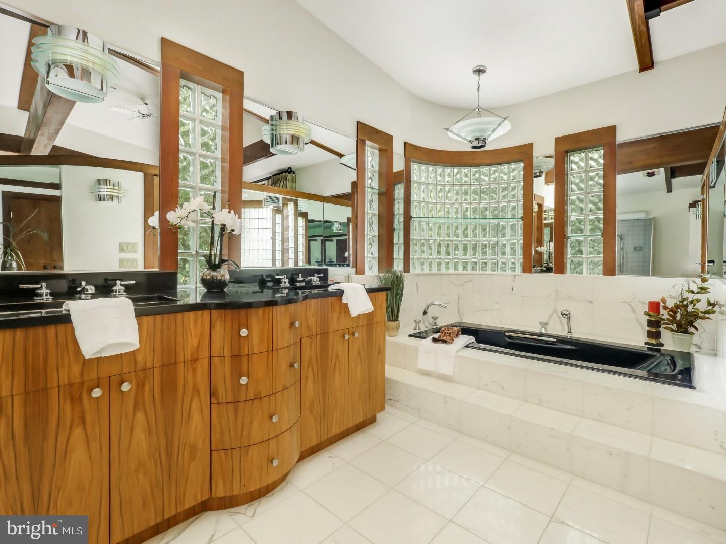 NEW HOPE HILLS - Residential