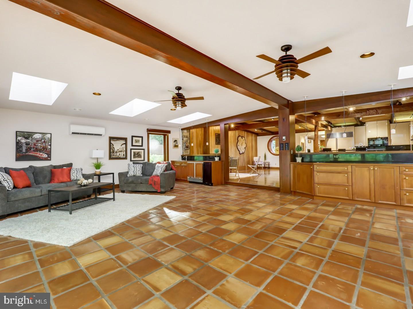 NEW HOPE HILLS - Residential