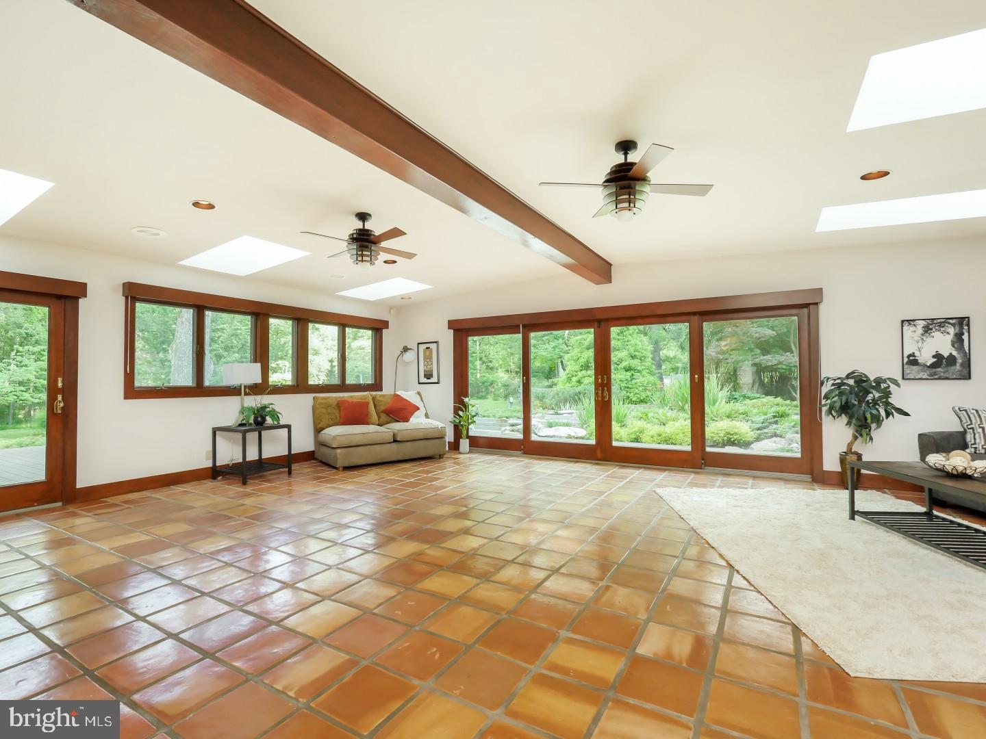 NEW HOPE HILLS - Residential