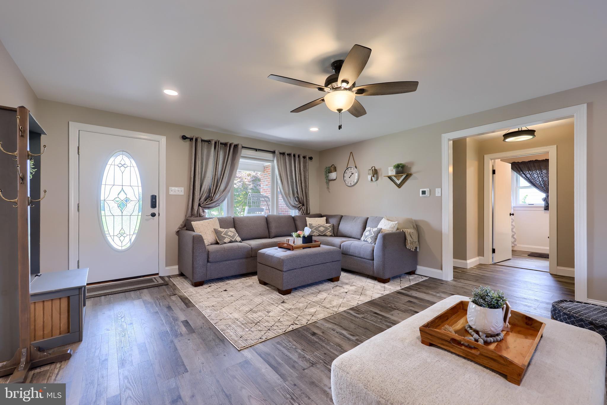 345 W CARPENTER AVENUE