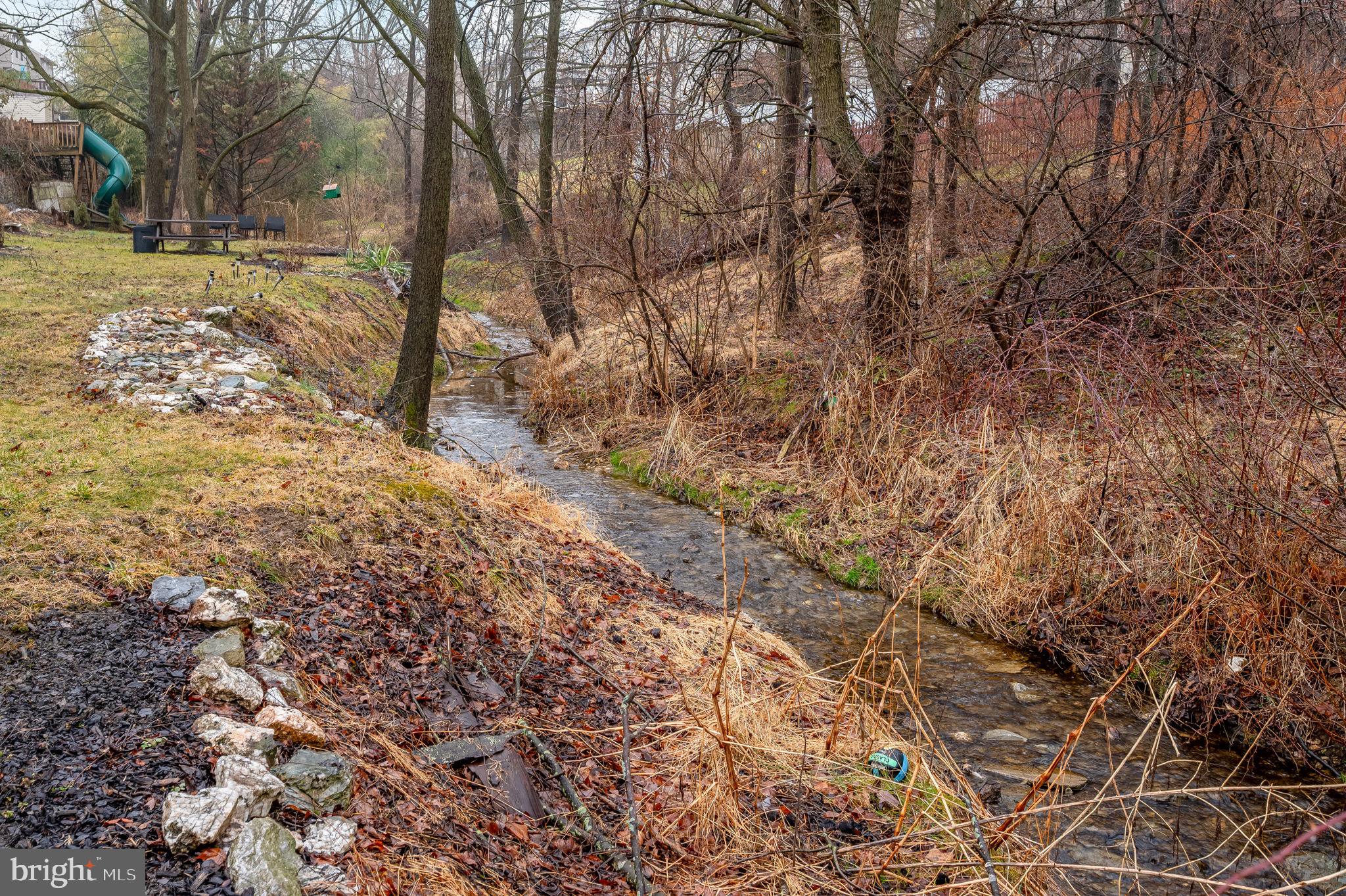 COLONIAL HILLS - Residential