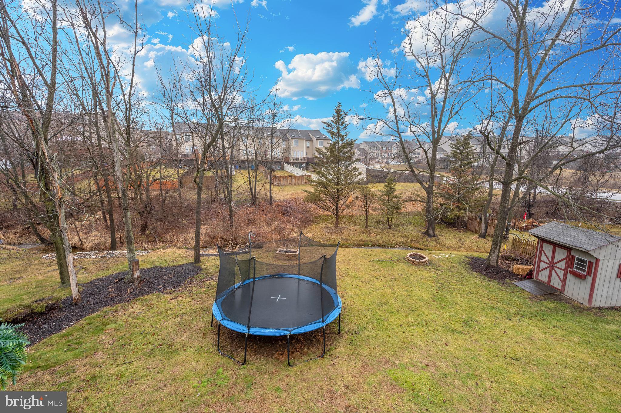 COLONIAL HILLS - Residential