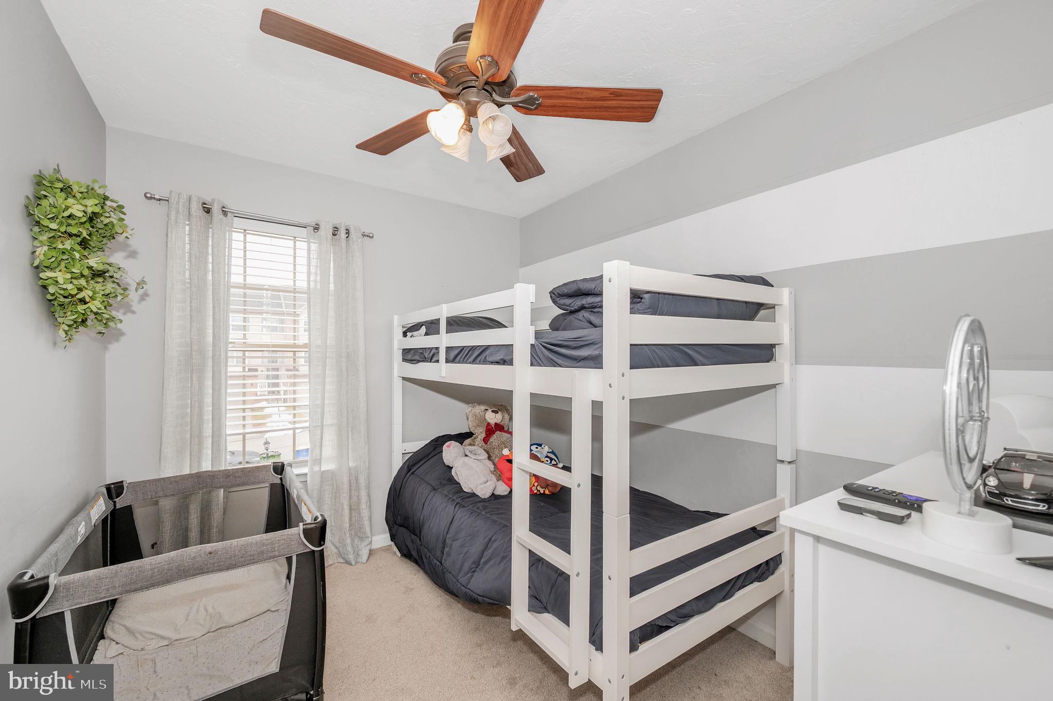 COLONIAL HILLS - Residential