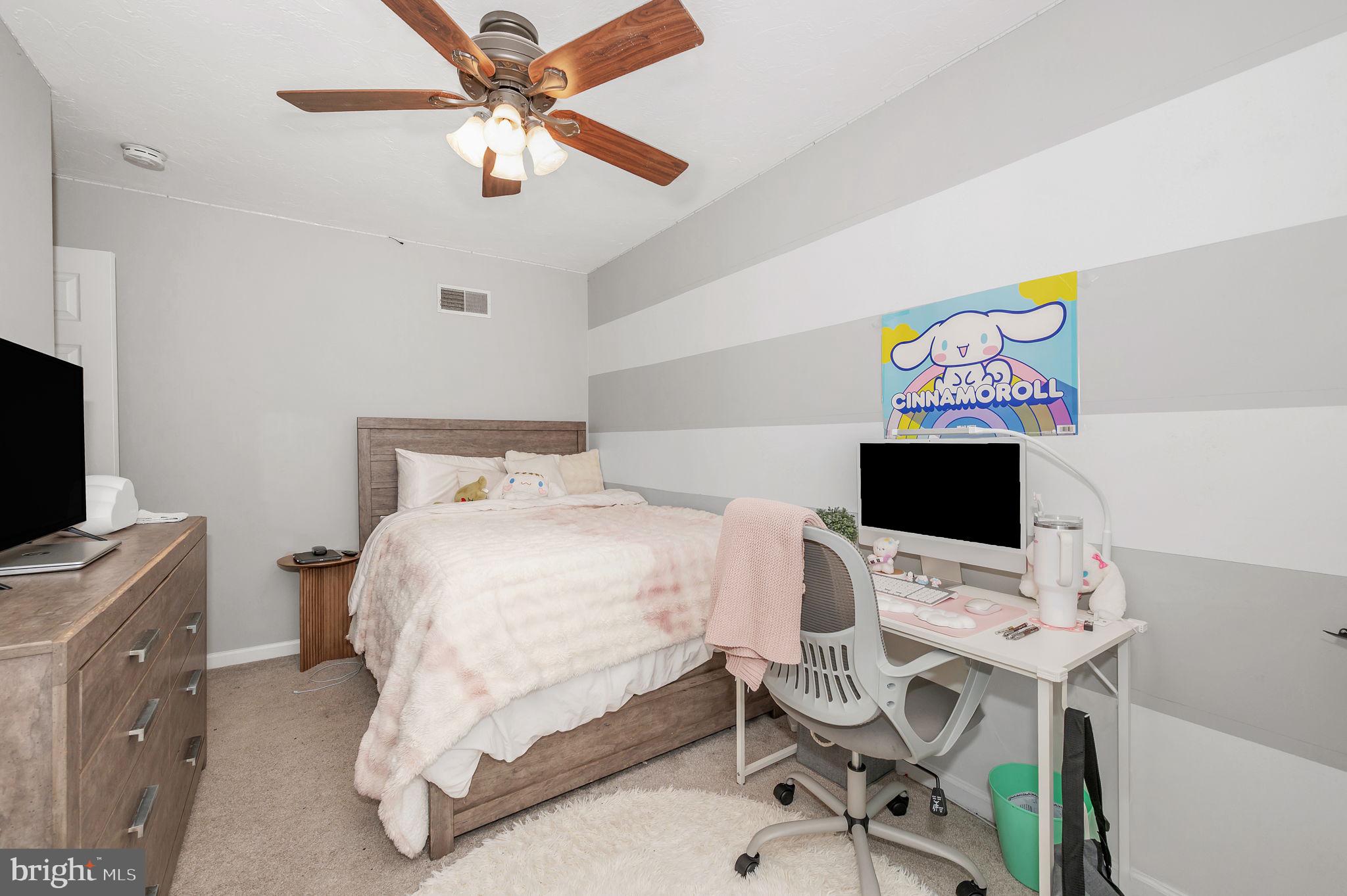 COLONIAL HILLS - Residential