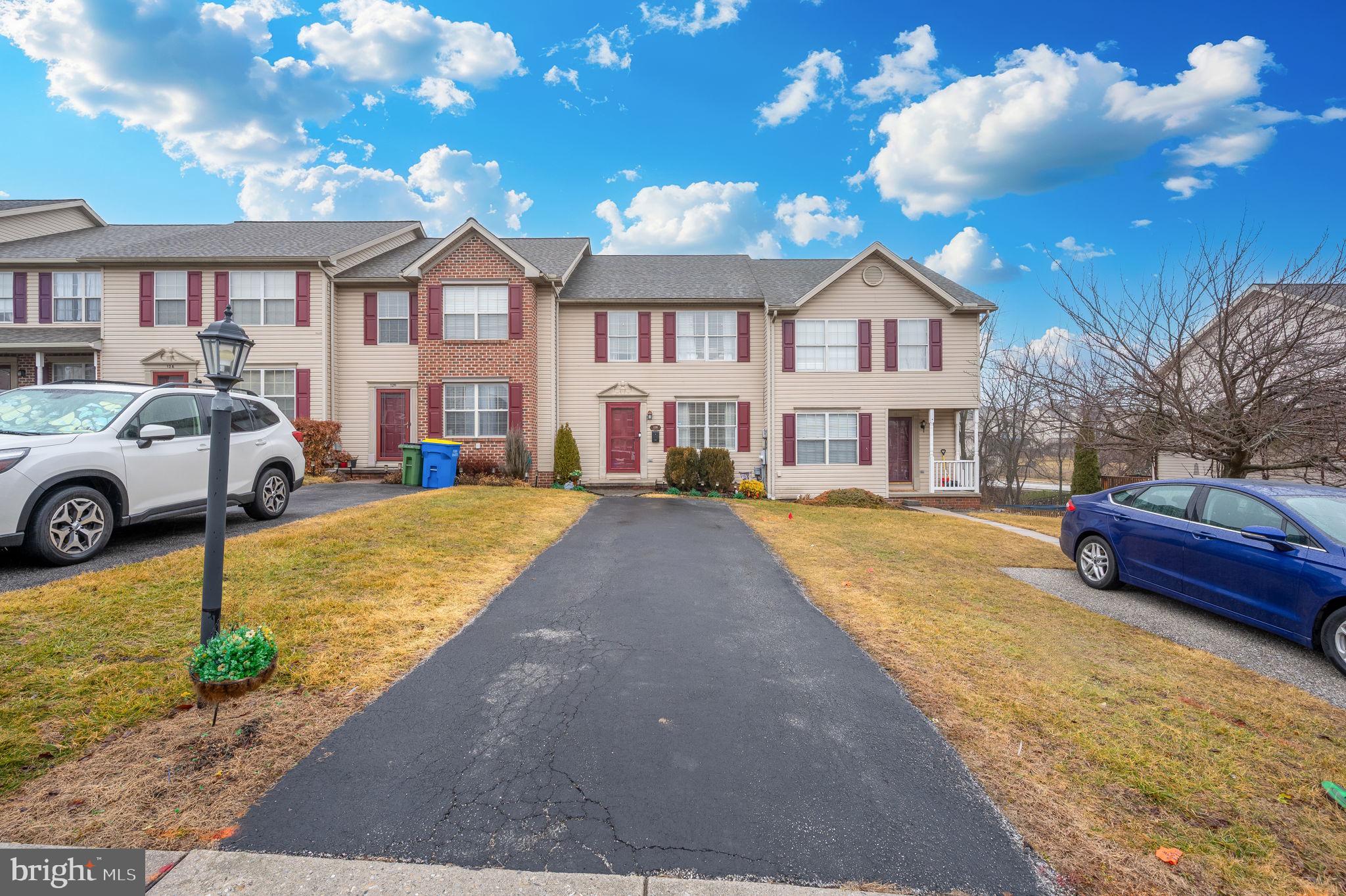 COLONIAL HILLS - Residential