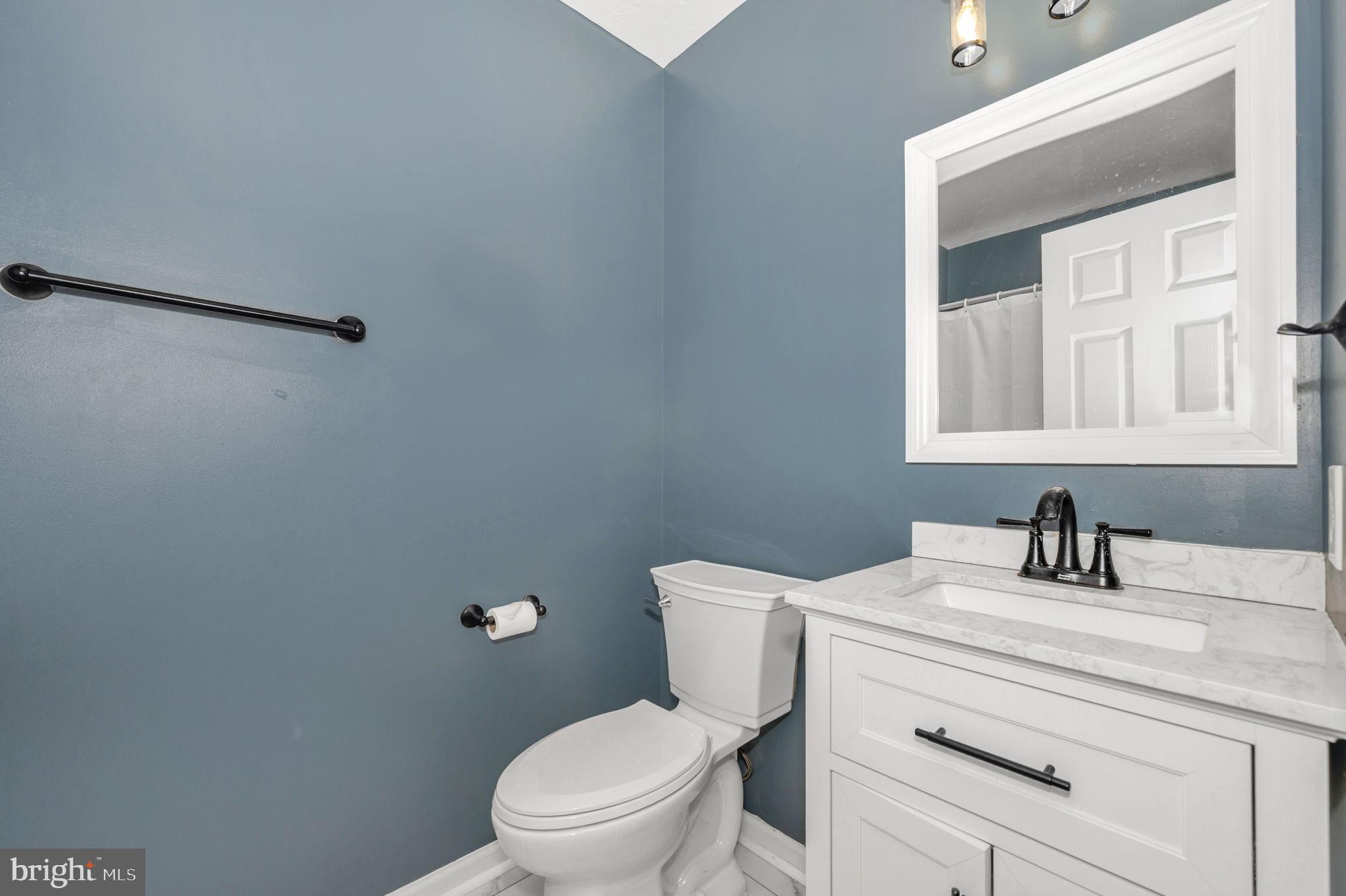 COLONIAL HILLS - Residential