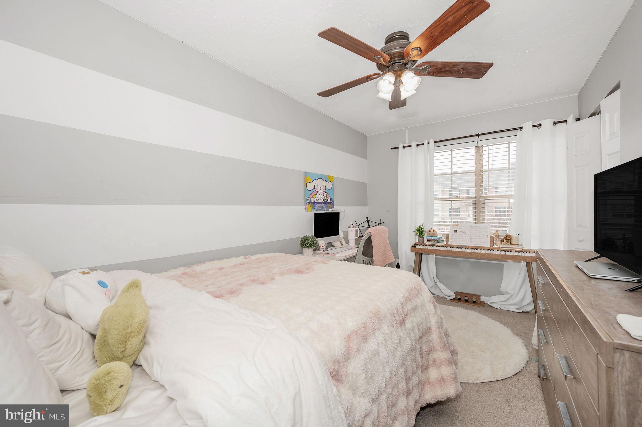 COLONIAL HILLS - Residential