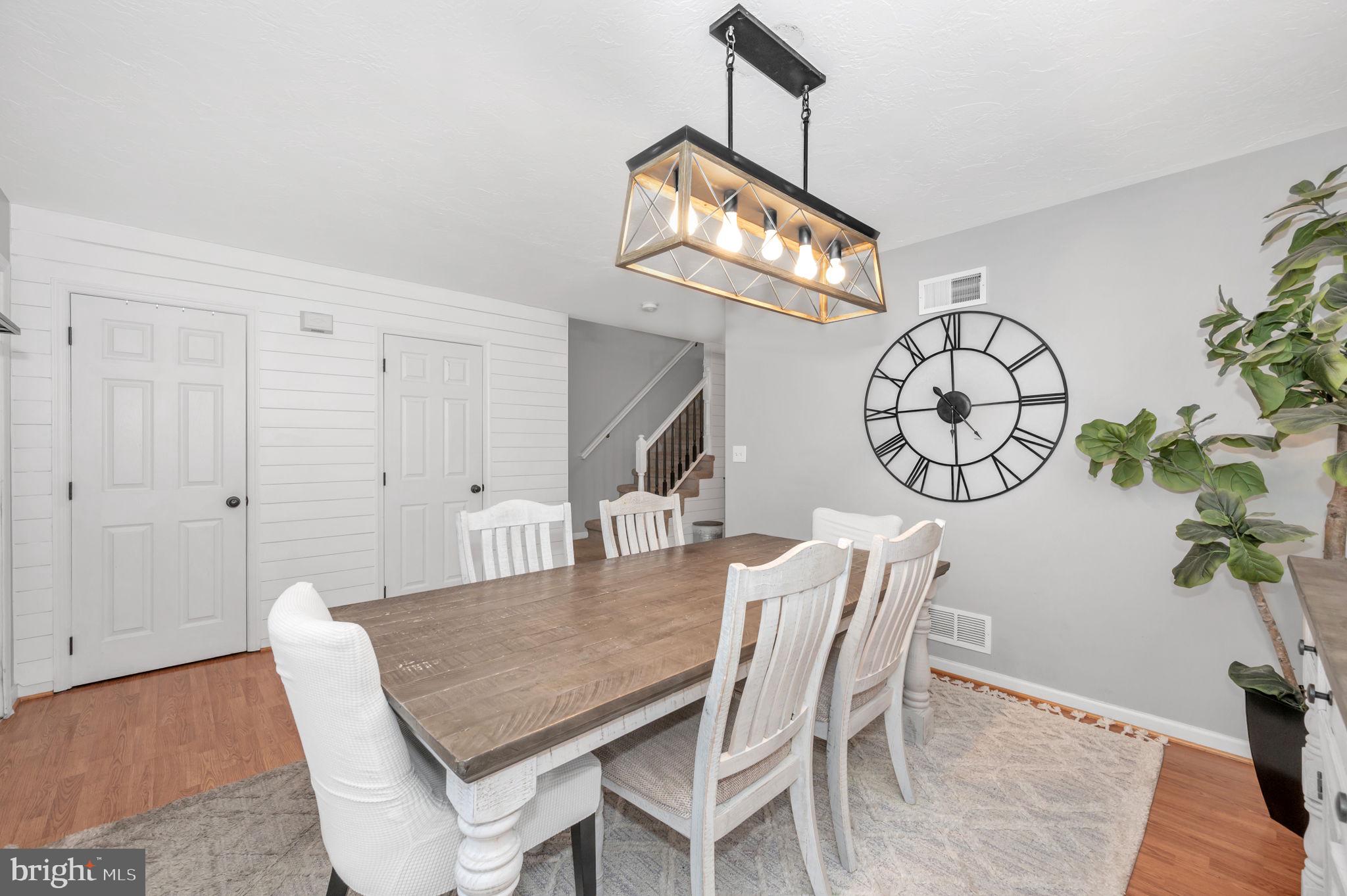 COLONIAL HILLS - Residential