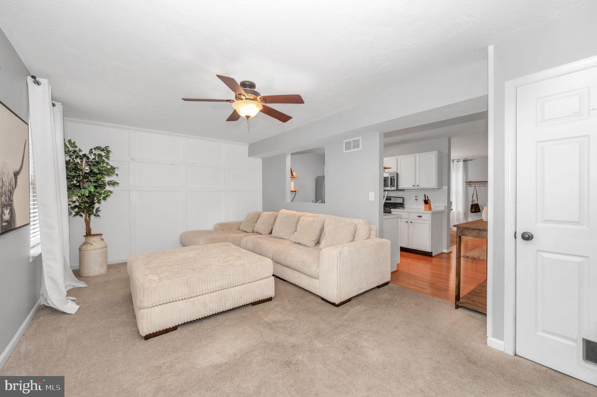 COLONIAL HILLS - Residential