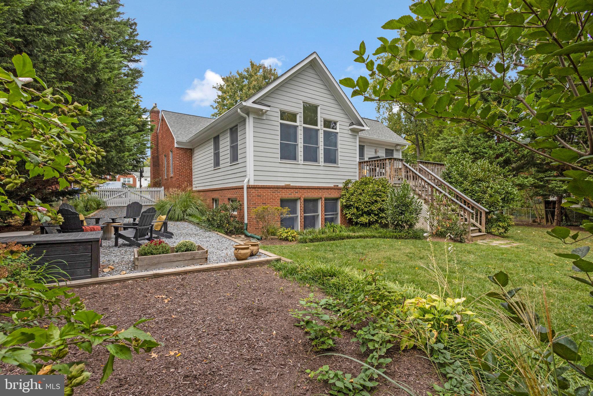 OVER LEE KNOLLS - Residential