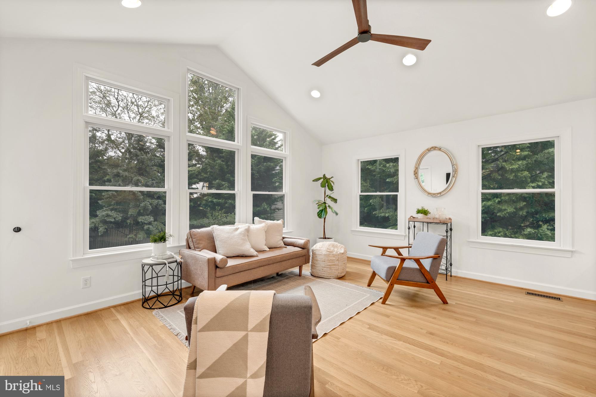 OVER LEE KNOLLS - Residential