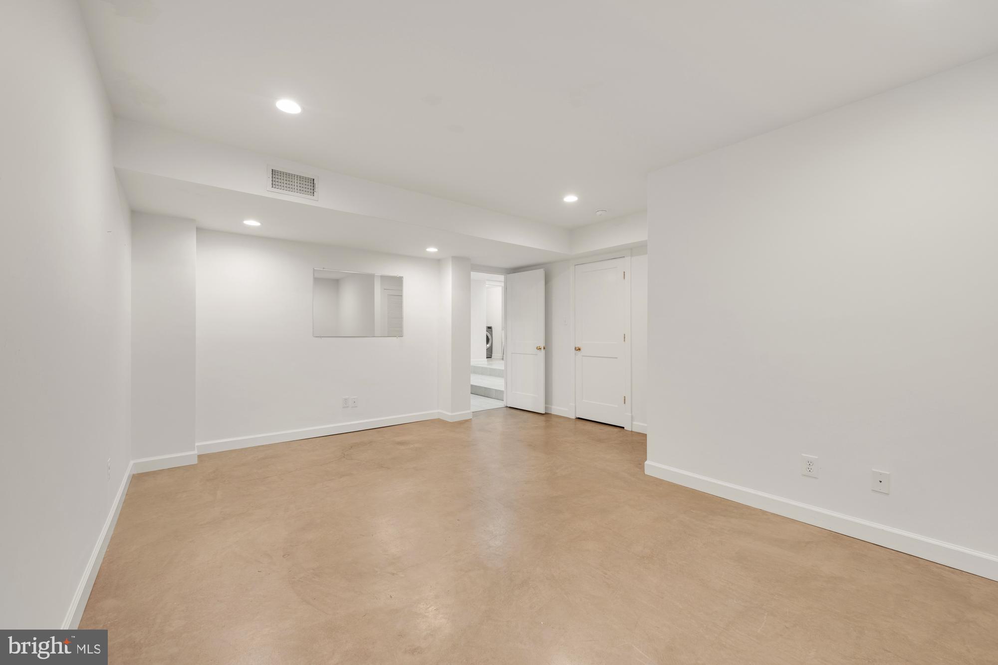 OVER LEE KNOLLS - Residential