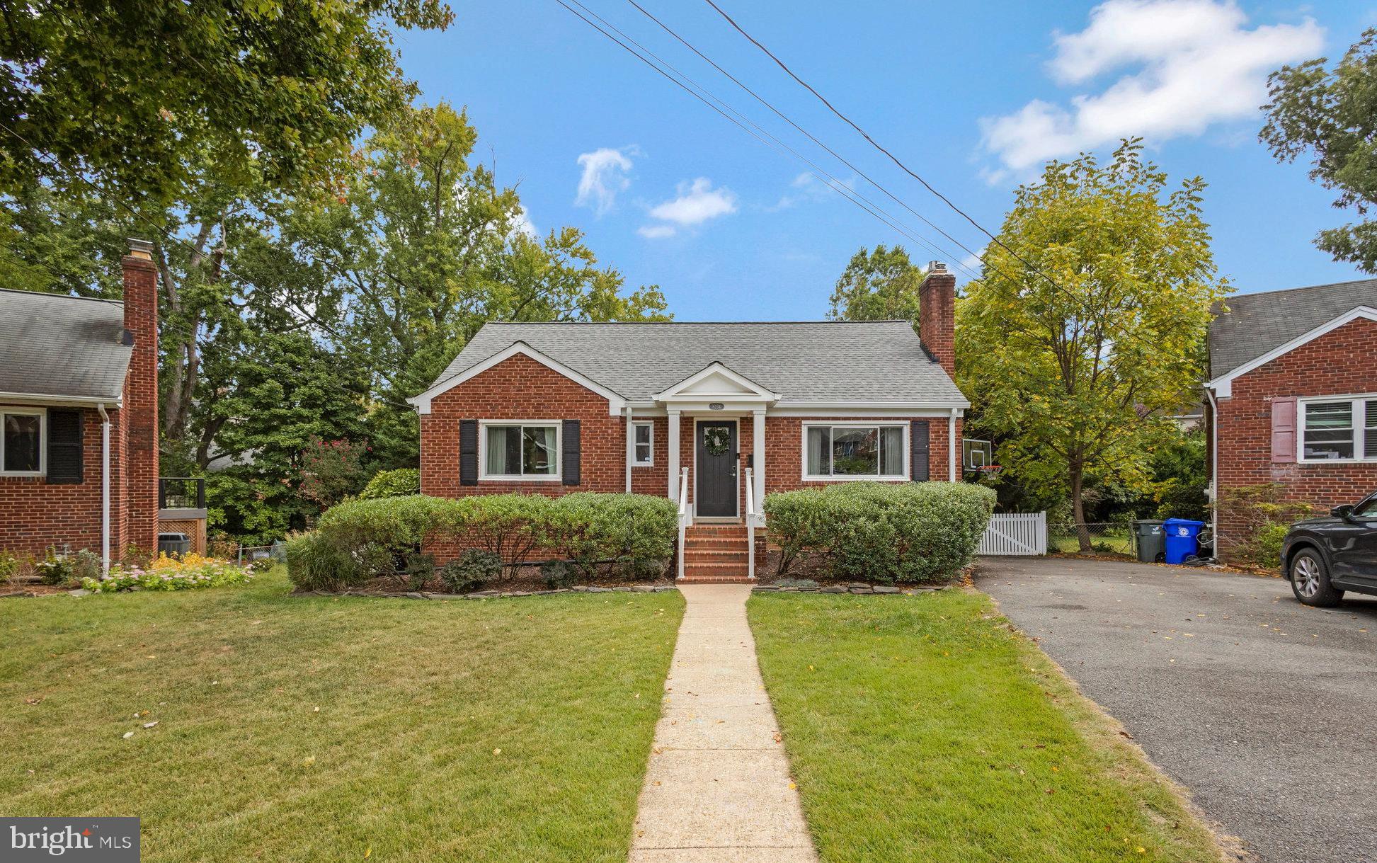 OVER LEE KNOLLS - Residential