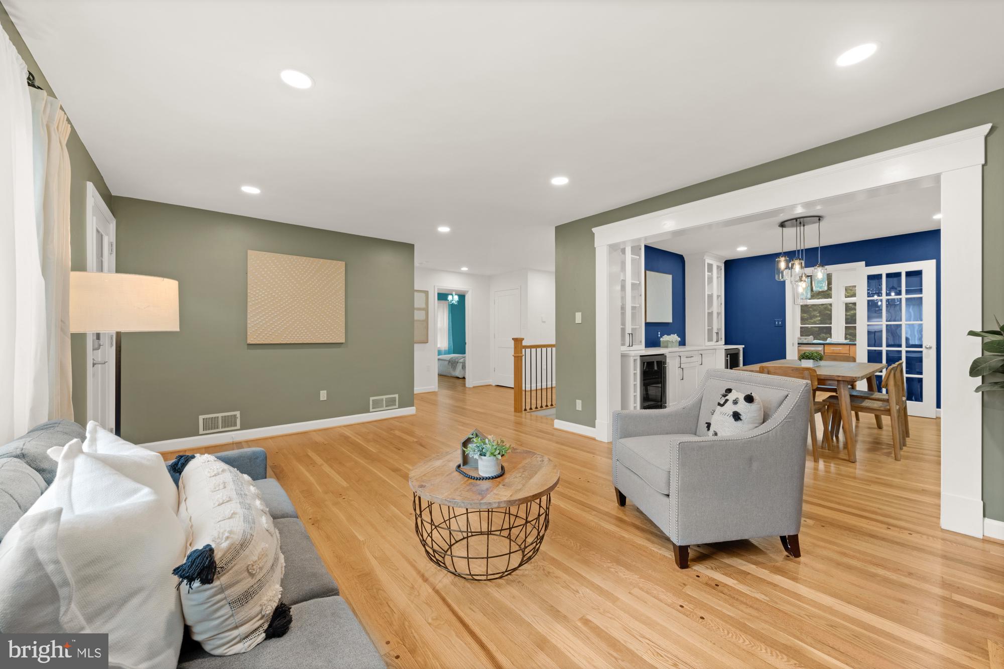 OVER LEE KNOLLS - Residential