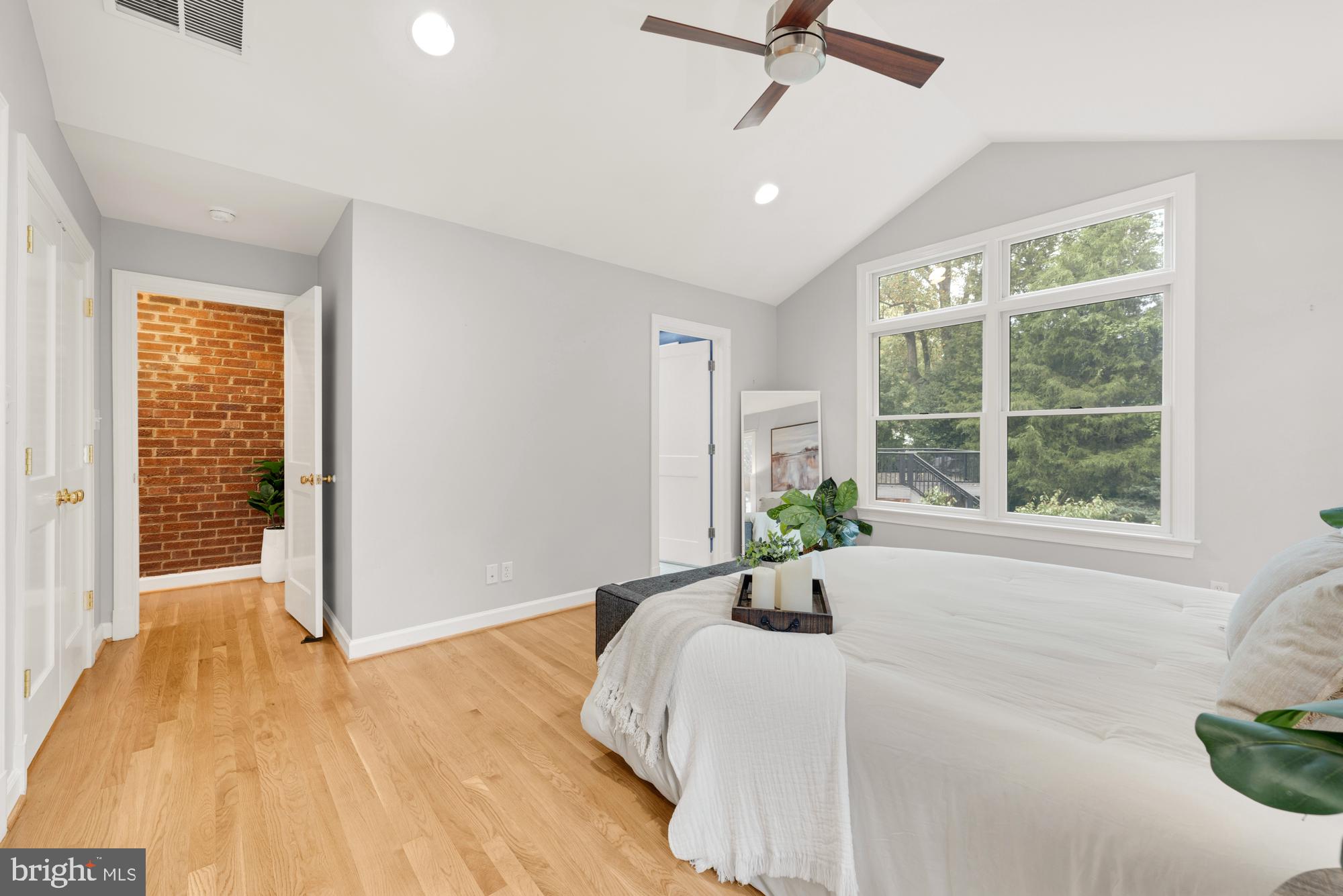 OVER LEE KNOLLS - Residential