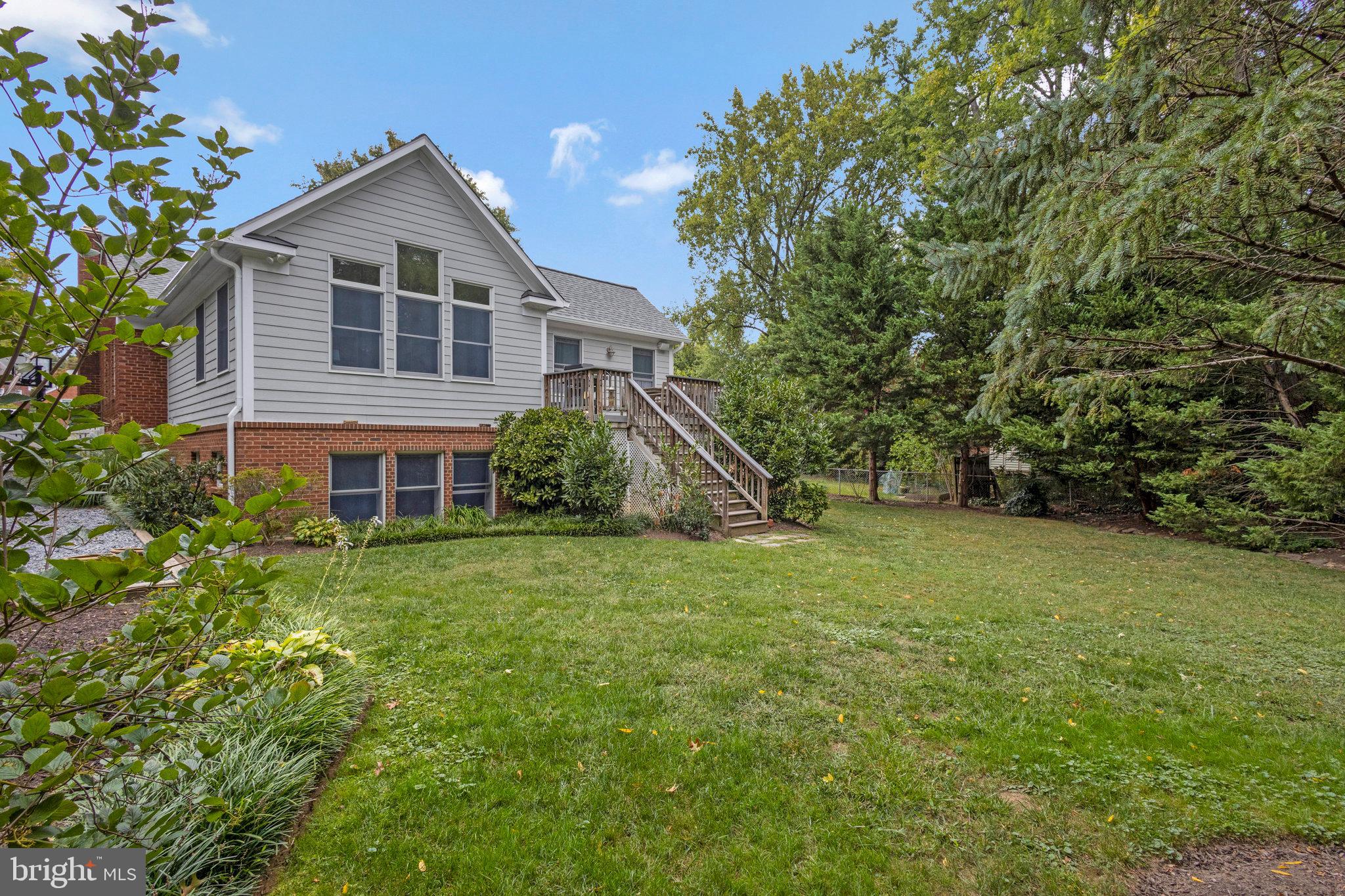 OVER LEE KNOLLS - Residential