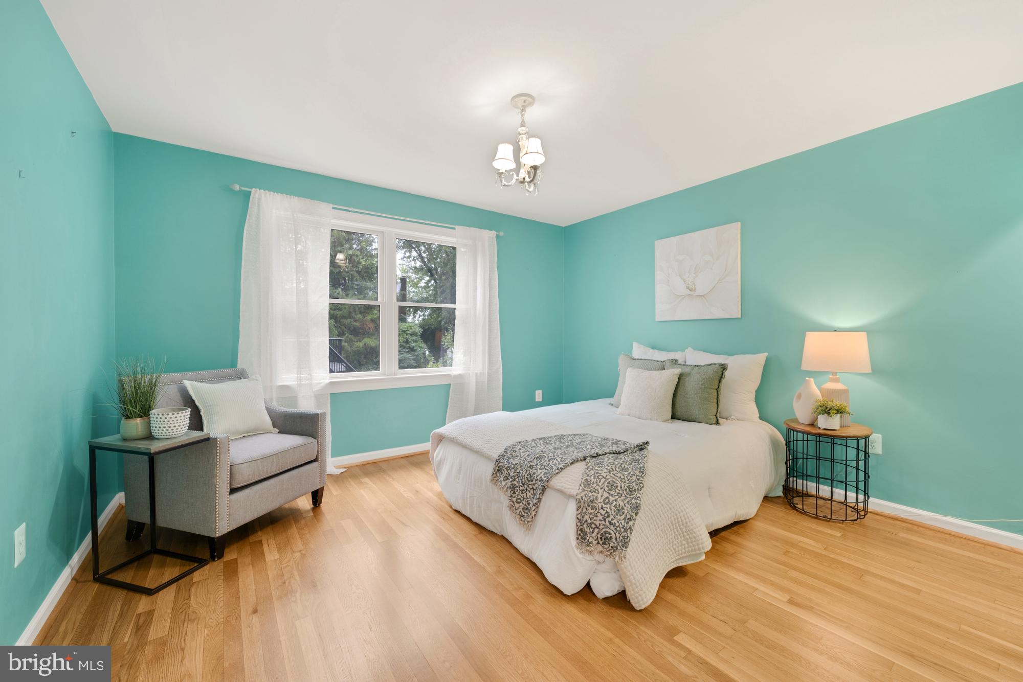 OVER LEE KNOLLS - Residential