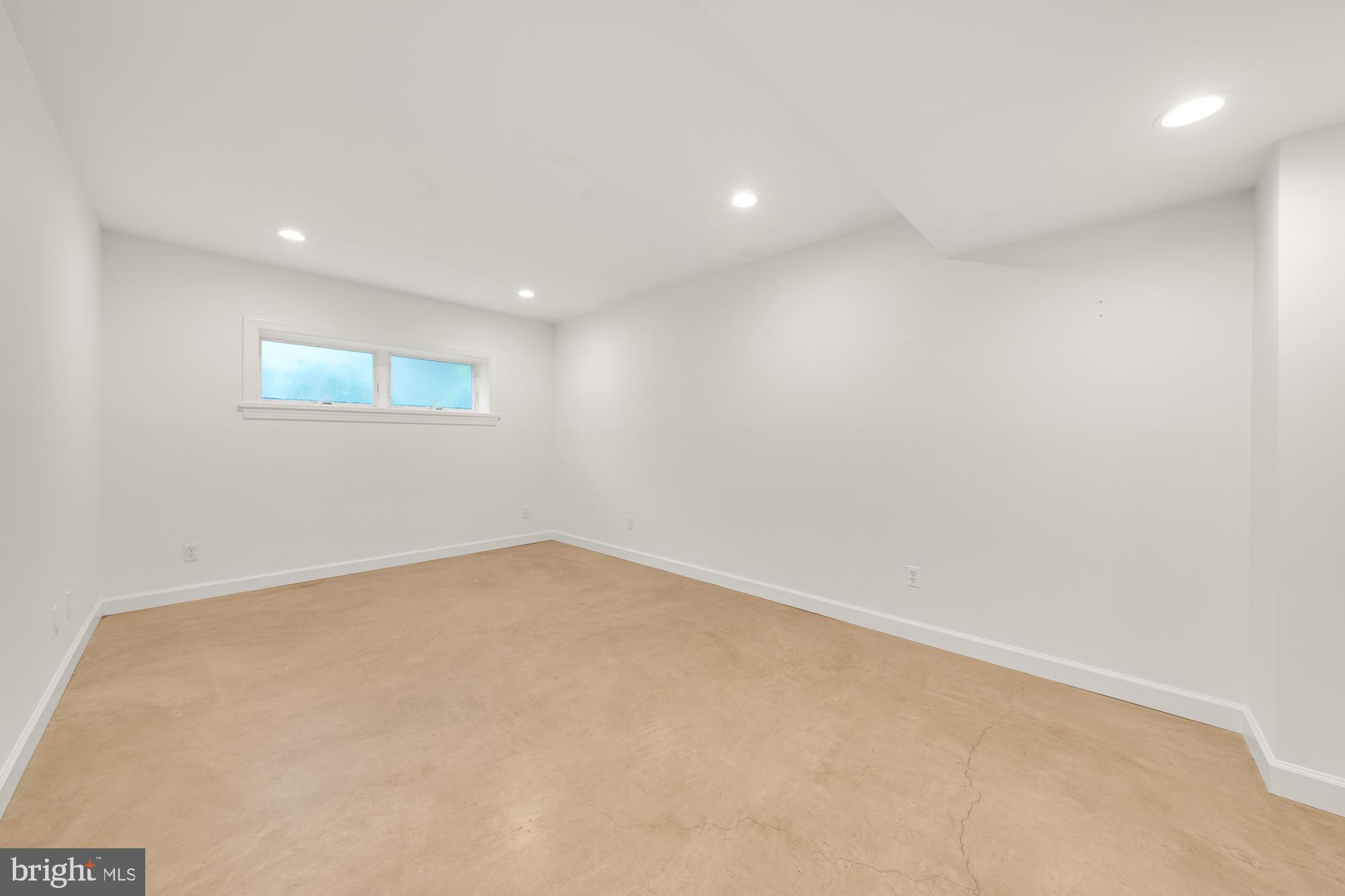 OVER LEE KNOLLS - Residential